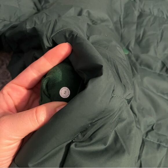 Lululemon wunder puff cropped jacket size 2 Everglades green - Picture 2 of 6